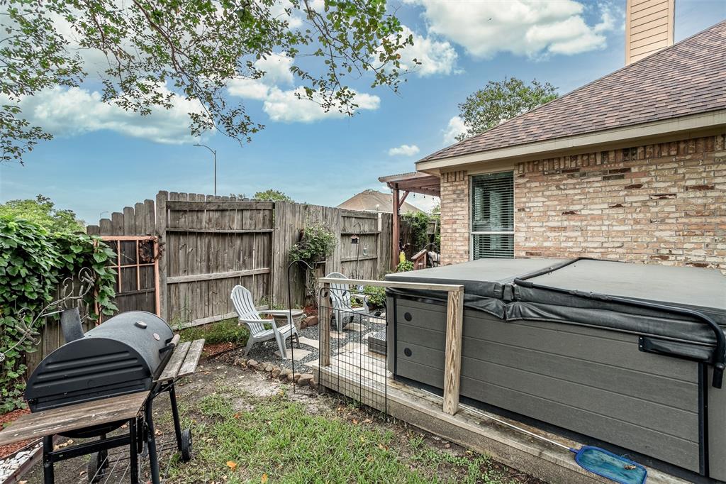 4007 Applerock Drive, Baytown, Texas image 36