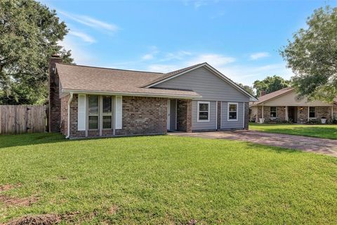 1313 Bonnieville Drive Highlands TX 77562