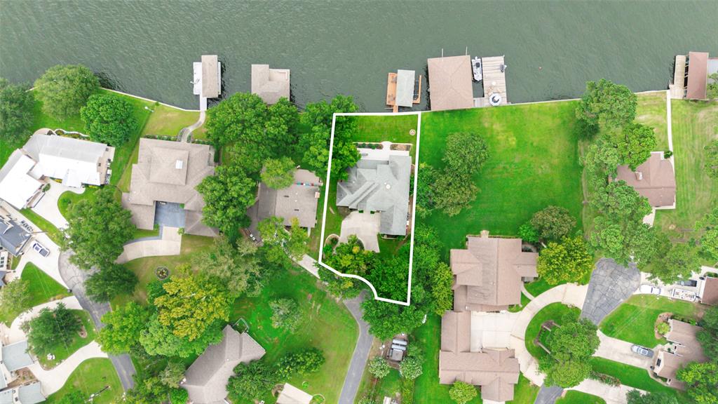 16314 Hunters Circle