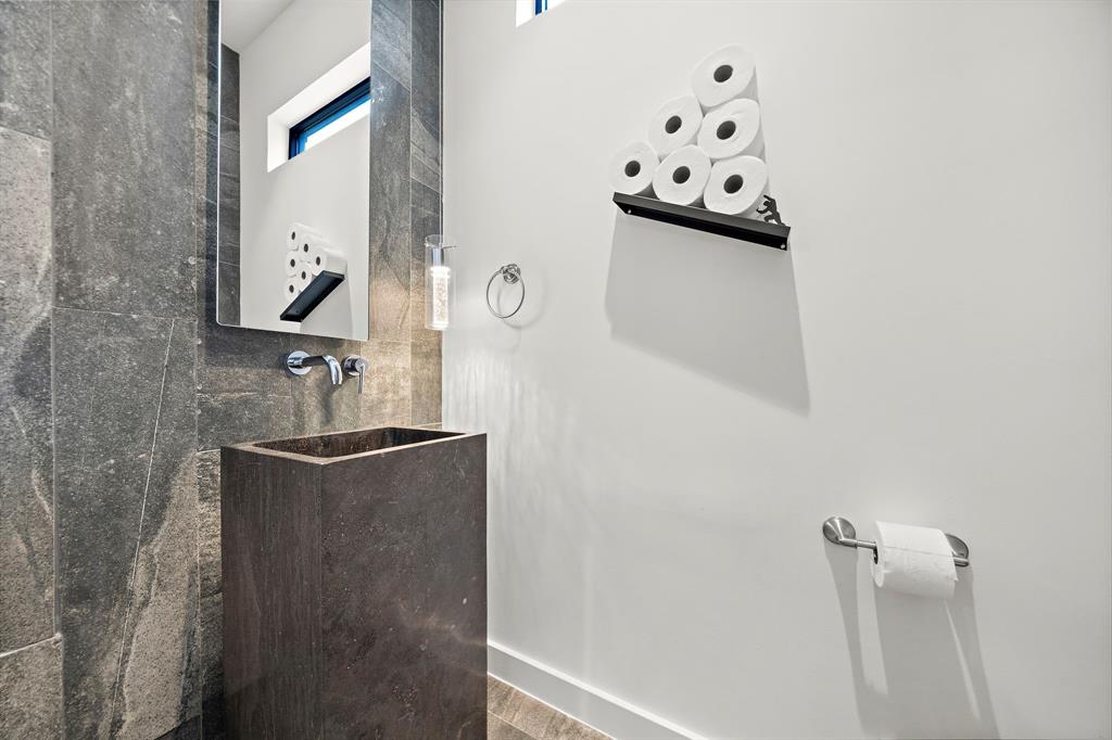 819 W 24th Street #C, Houston, Texas image 29