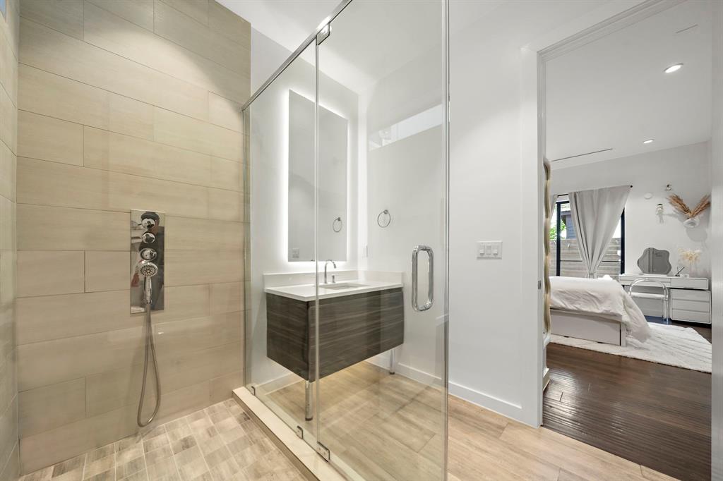 819 W 24th Street #C, Houston, Texas image 27