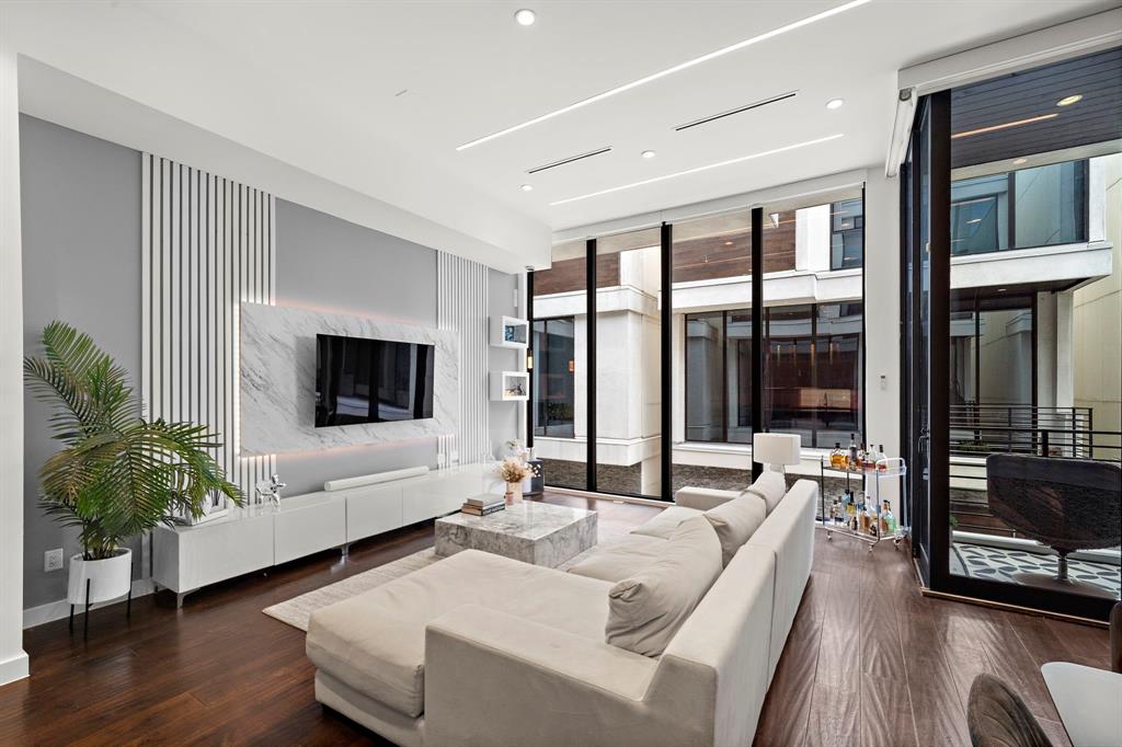 819 W 24th Street #C, Houston, Texas image 3