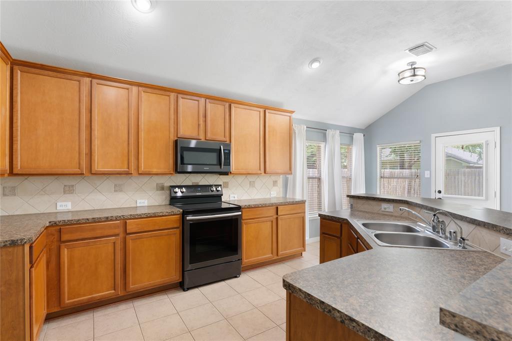 18918 Cluster Oaks Drive