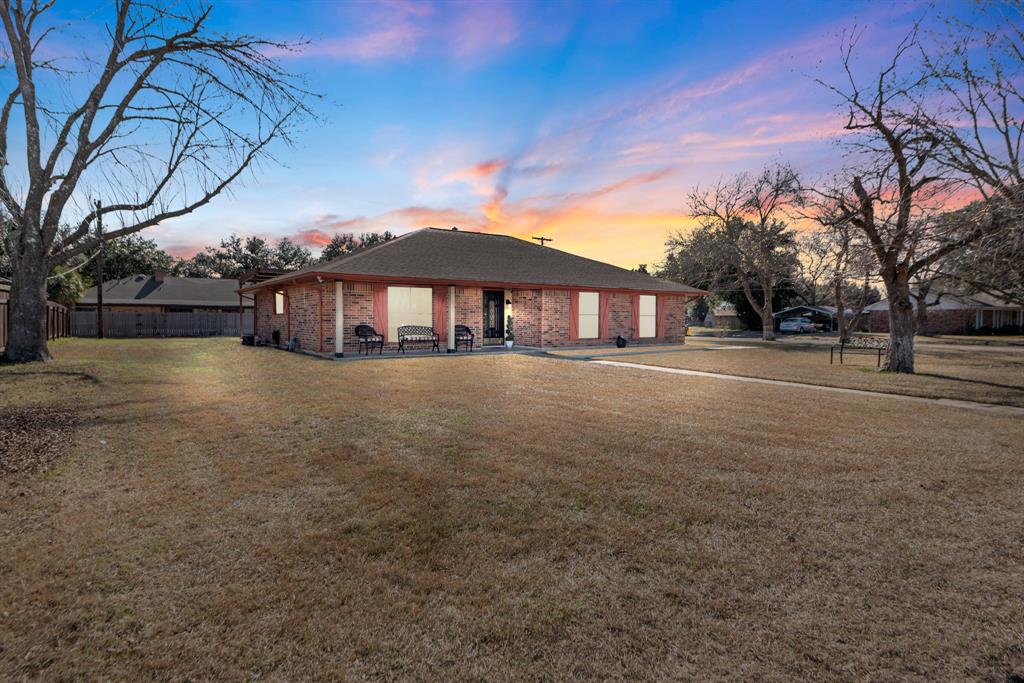 1109 Wheelock Street, Hearne, Texas image 1