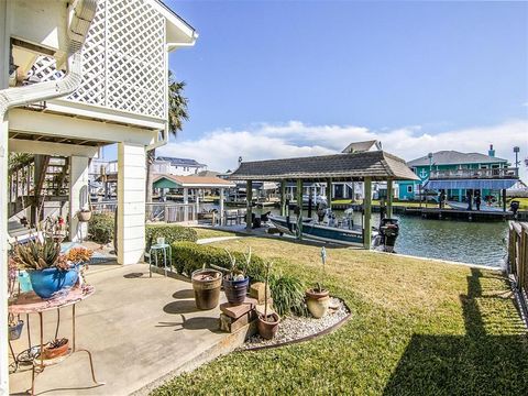 A home in Bayou Vista