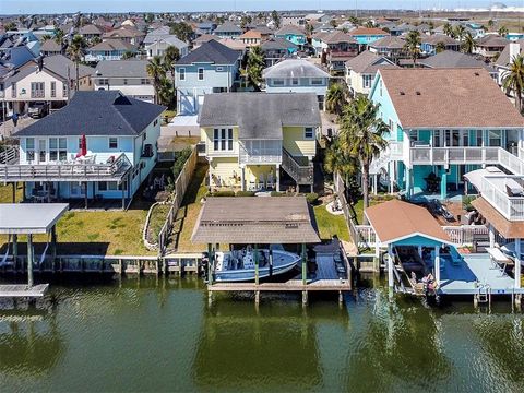 A home in Bayou Vista