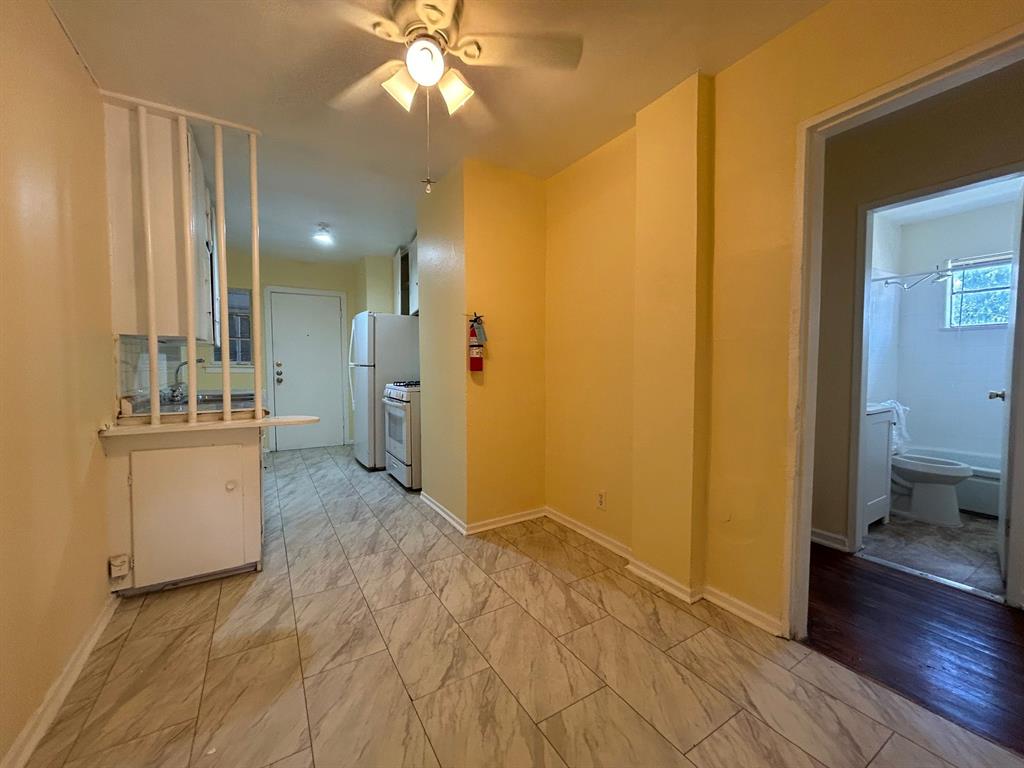 1402 Gustav Street 4