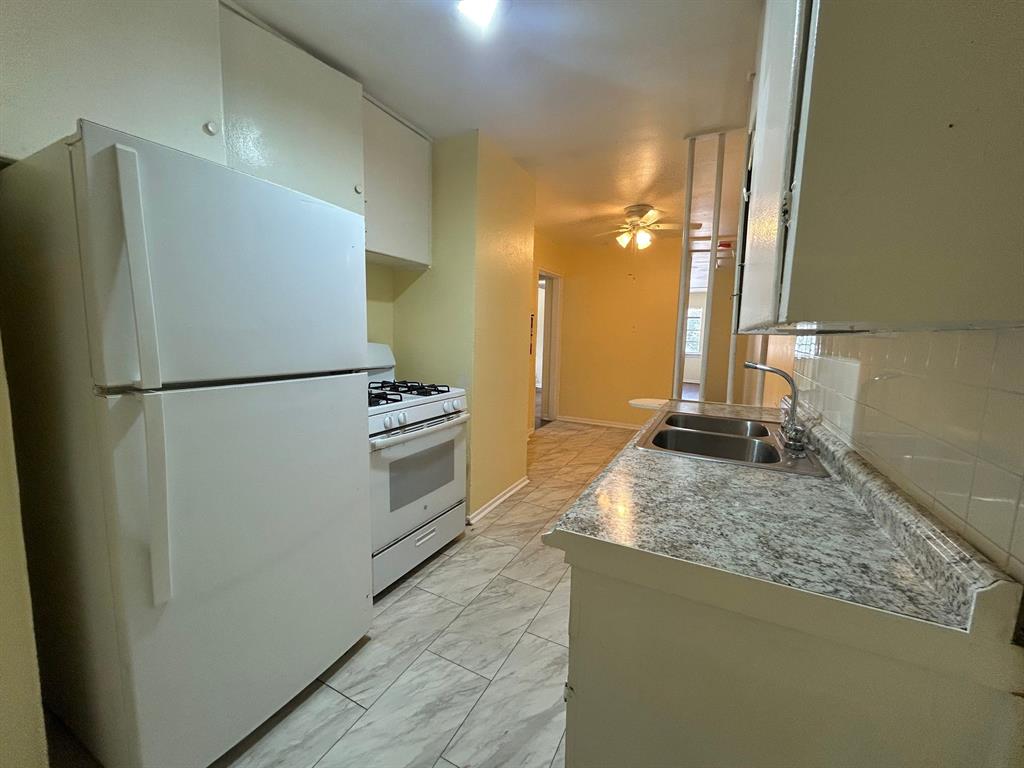 1402 Gustav Street 4