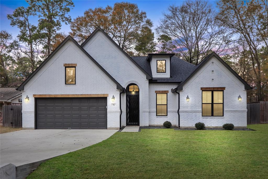 312 Tallow Drive, Conroe, Texas image 1