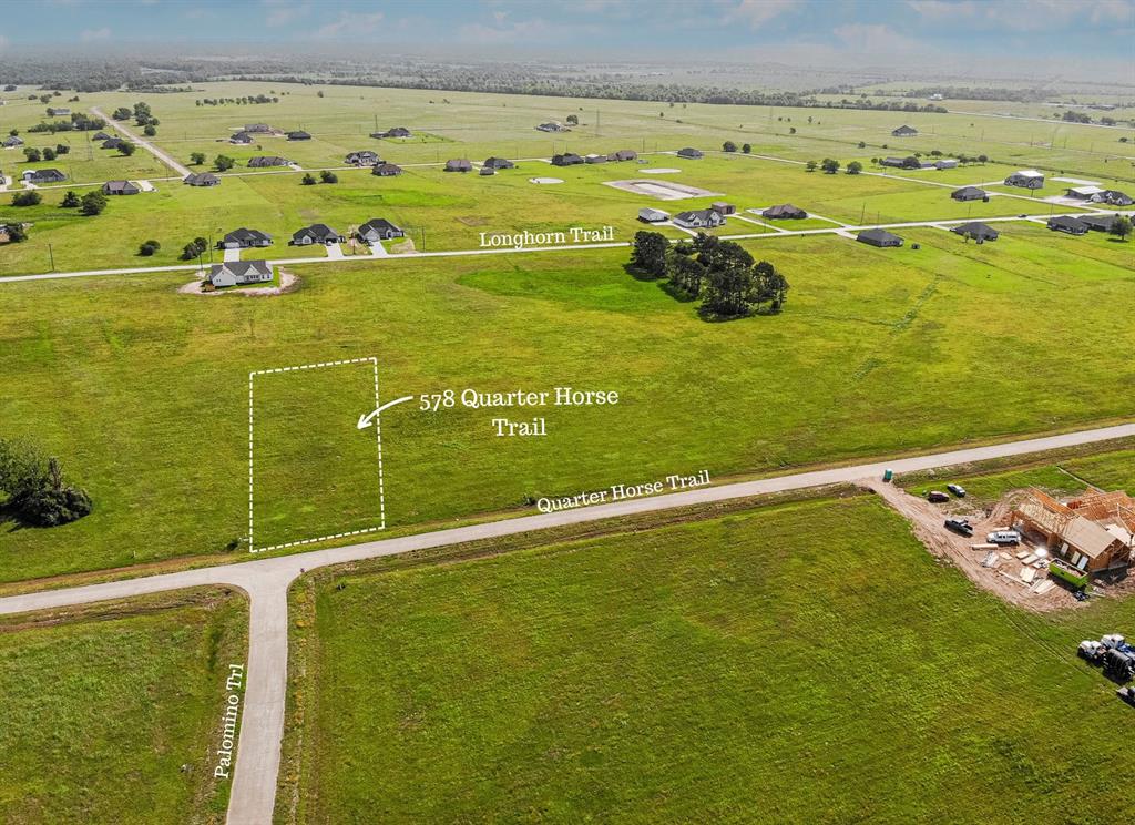 578 Quarter Horse Trail, Angleton, Texas image 2