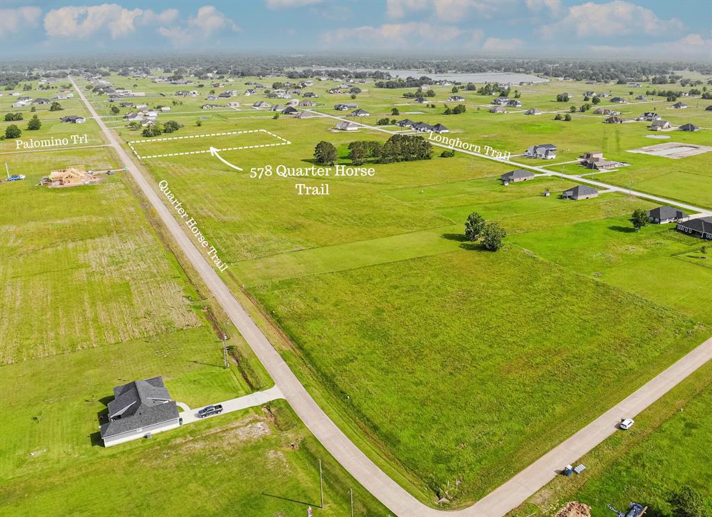 578 Quarter Horse Trail, Angleton, Texas image 3