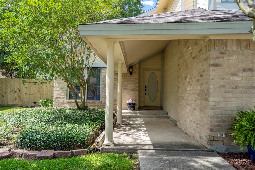 6806 Peace River Drive, Spring, Texas image 3