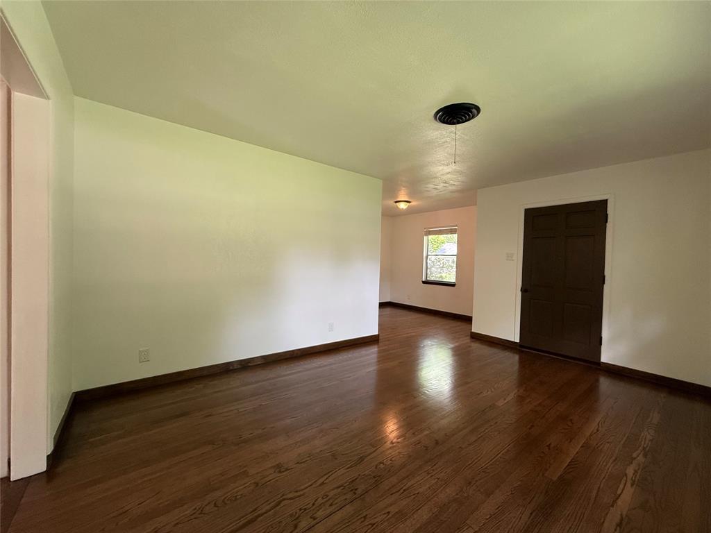 2016 N Tinsley Street, Angleton, Texas image 7