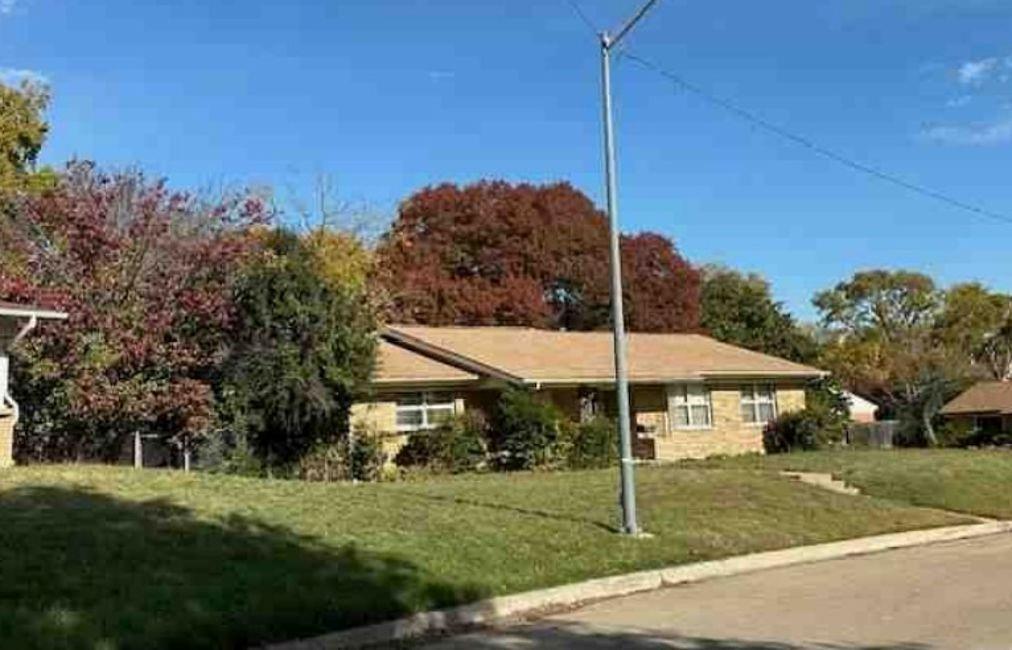 8300 Doreen Avenue, Fort Worth, Texas image 2