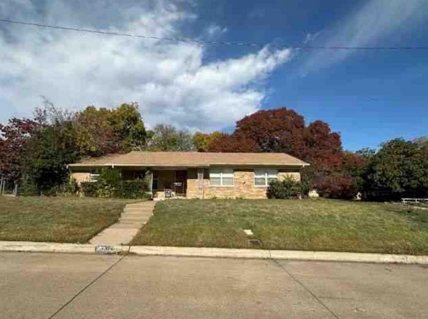 8300 Doreen Avenue, Fort Worth, Texas image 1
