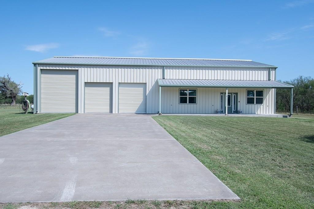 917 Bordovsdy Rd, La Grange, Texas image 1