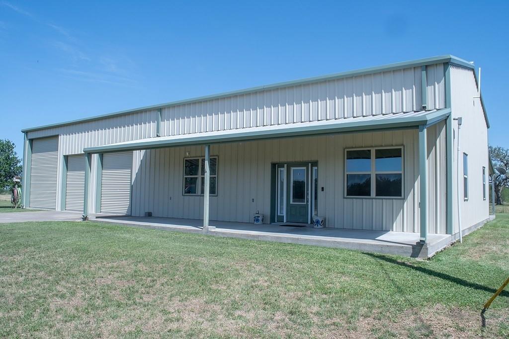 917 Bordovsdy Rd, La Grange, Texas image 2