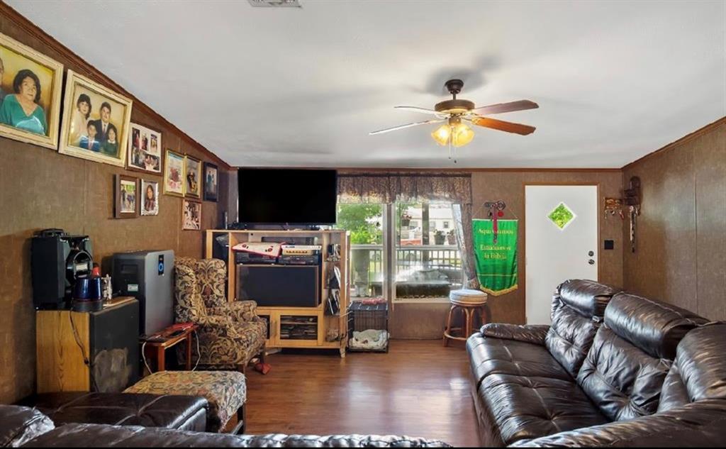 16319 Birch Hollow Drive, Conroe, Texas image 2
