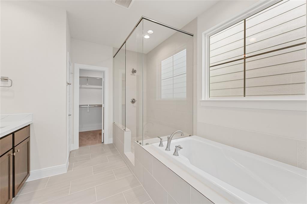 2708 Grand Fountains Drive #H, Houston, Texas image 24