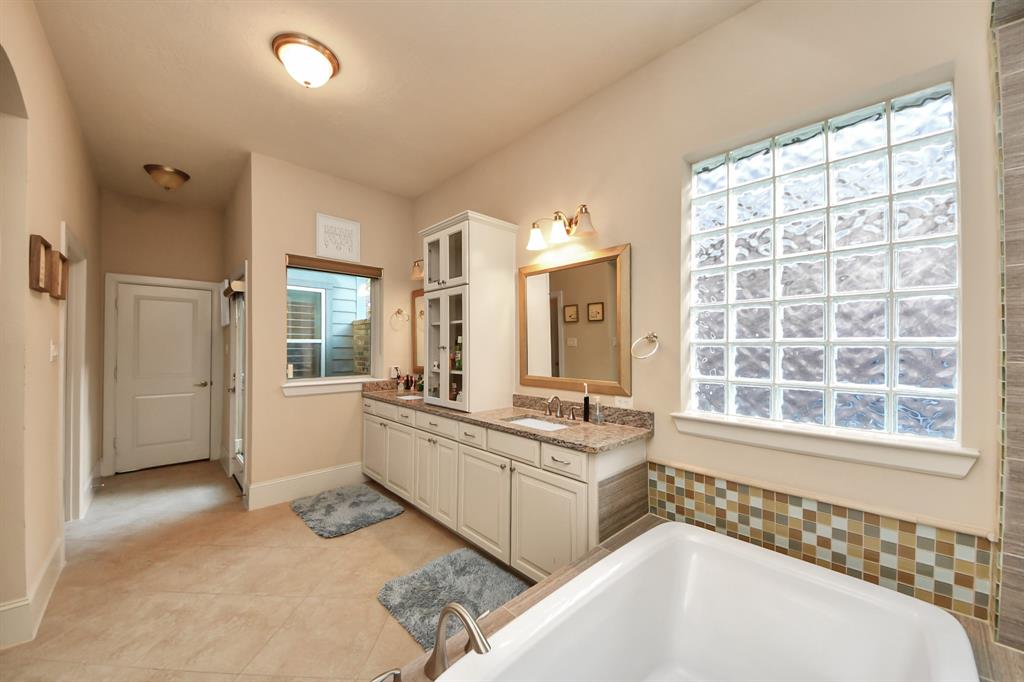 3507 Manor Lake Lane, Spring, Texas image 22