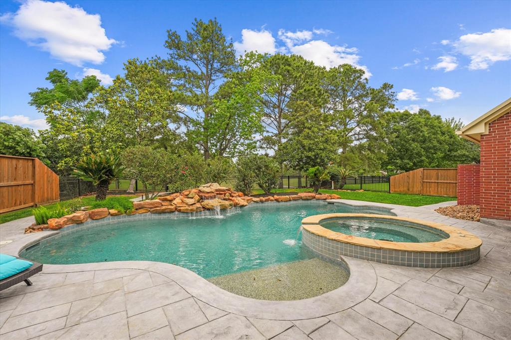 9914 Kershope Forest Court, Spring, Texas image 38
