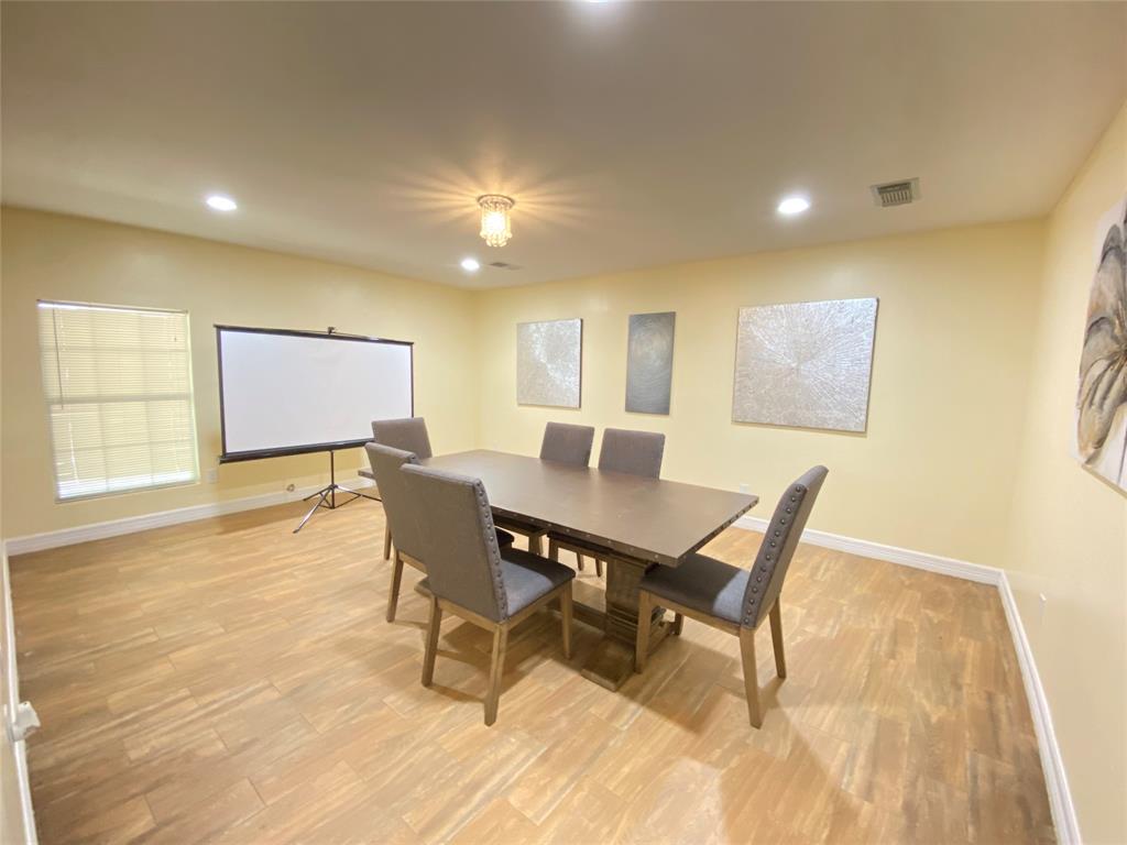 2125 Strawberry Road