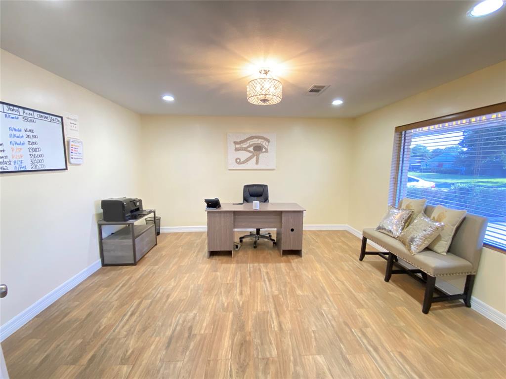 2125 Strawberry Road