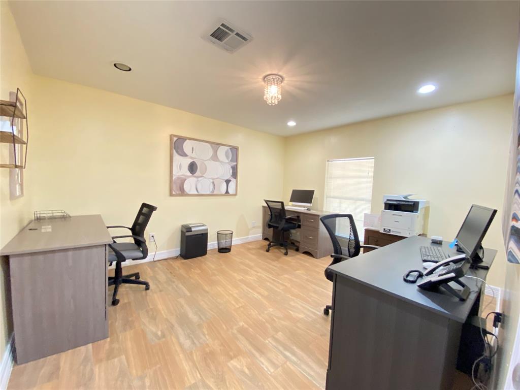 2125 Strawberry Road