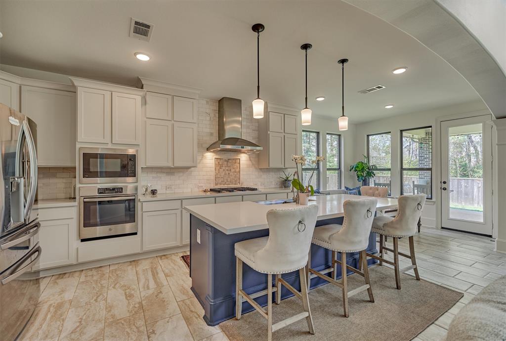 129 Hunter Hollow Place, Montgomery, Texas image 4