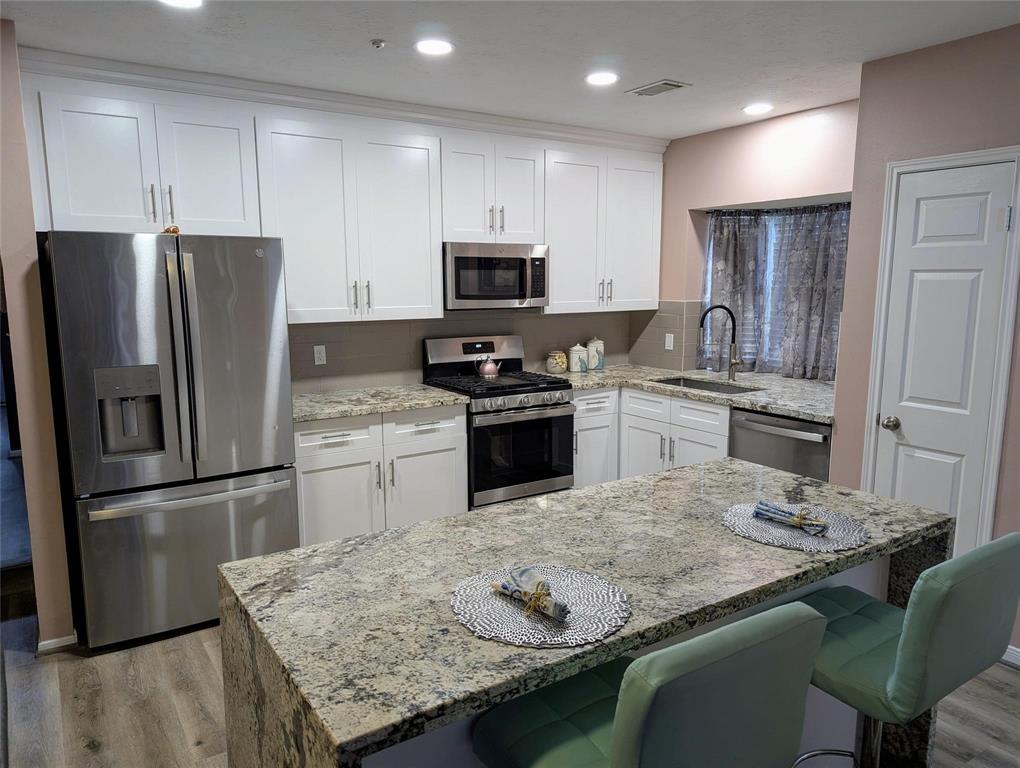 2 Skyland Place, The Woodlands, Texas image 10