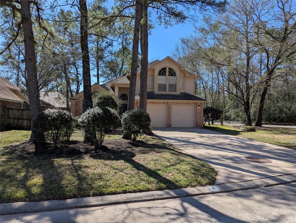 2 Skyland Place, The Woodlands, Texas image 2