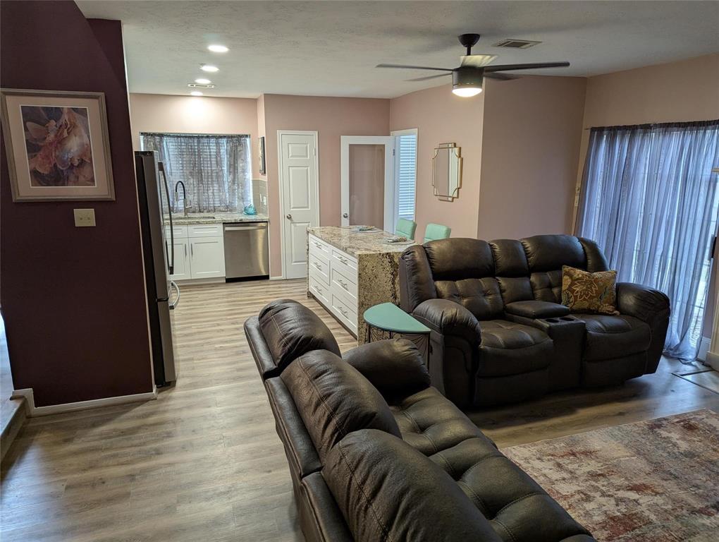 2 Skyland Place, The Woodlands, Texas image 7