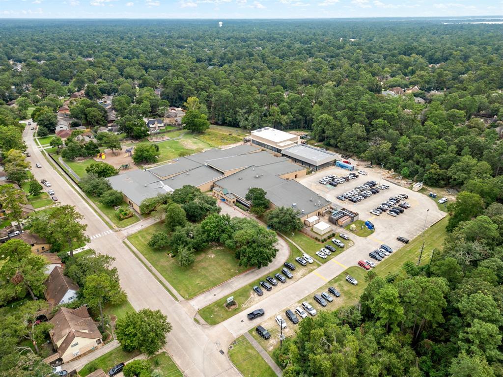 3918 Brook Shadow Drive, Kingwood, Texas image 31