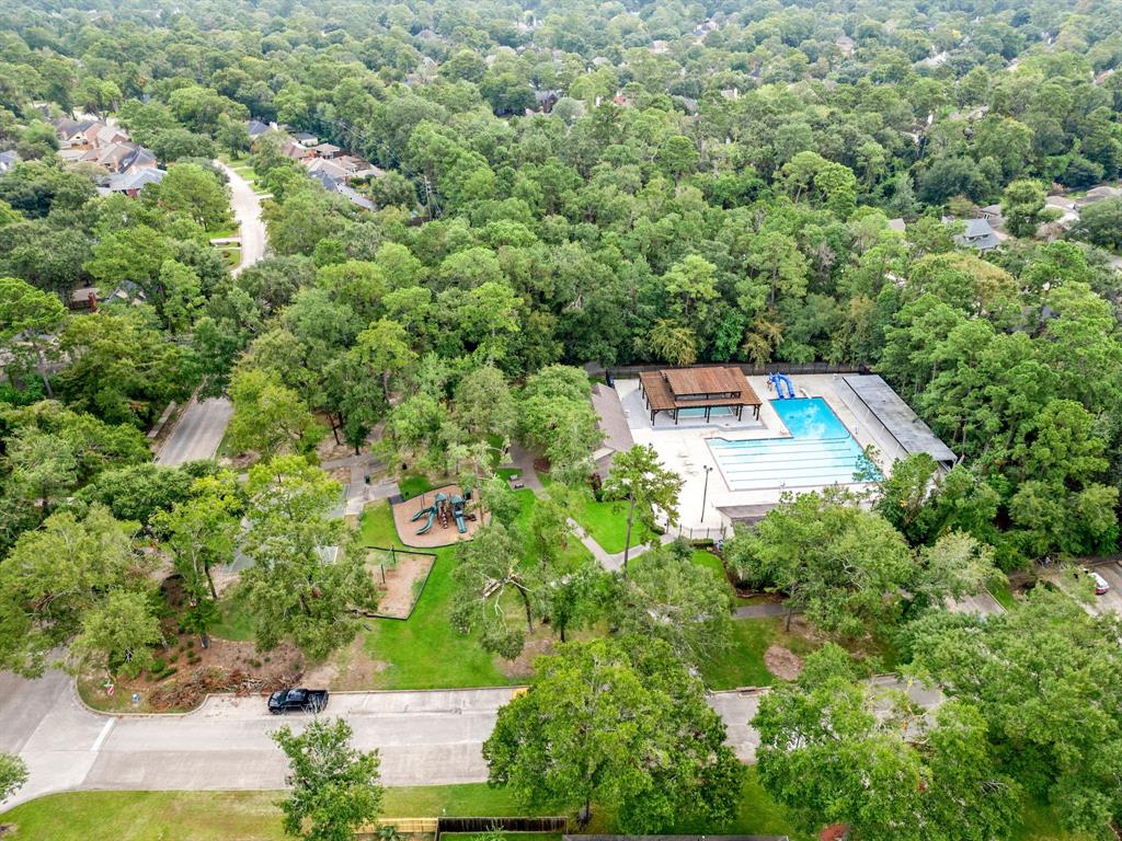 3918 Brook Shadow Drive, Kingwood, Texas image 28