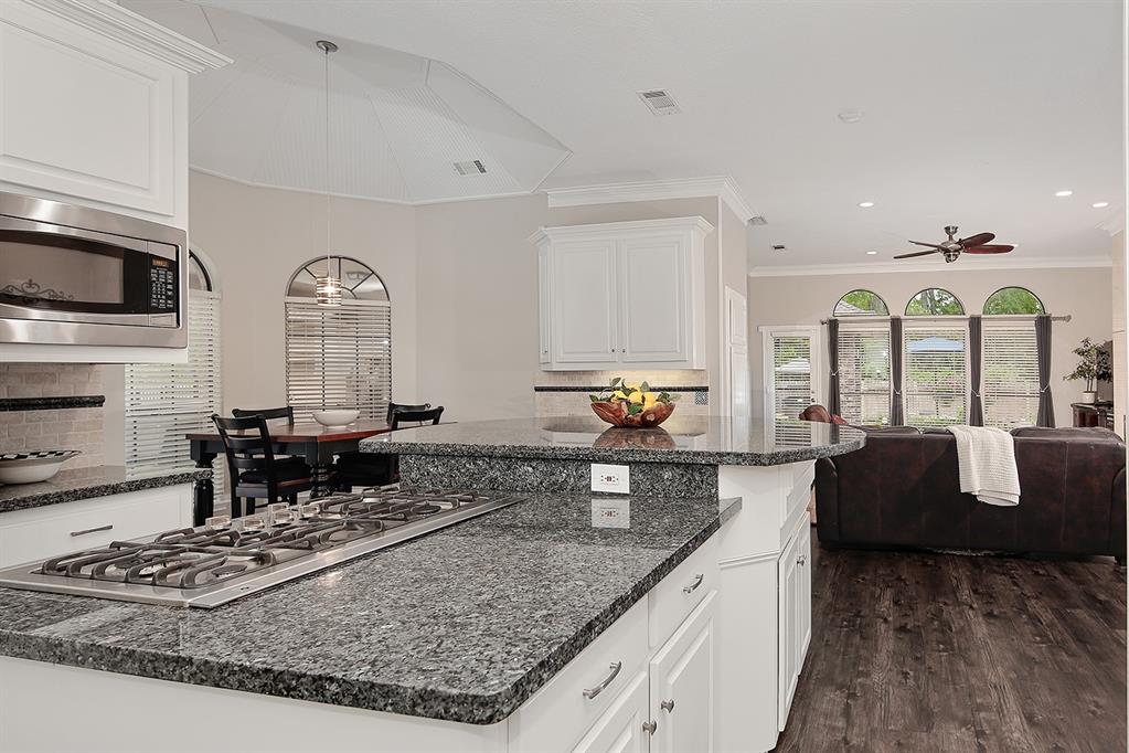 2 Firefall Court, The Woodlands, Texas image 16