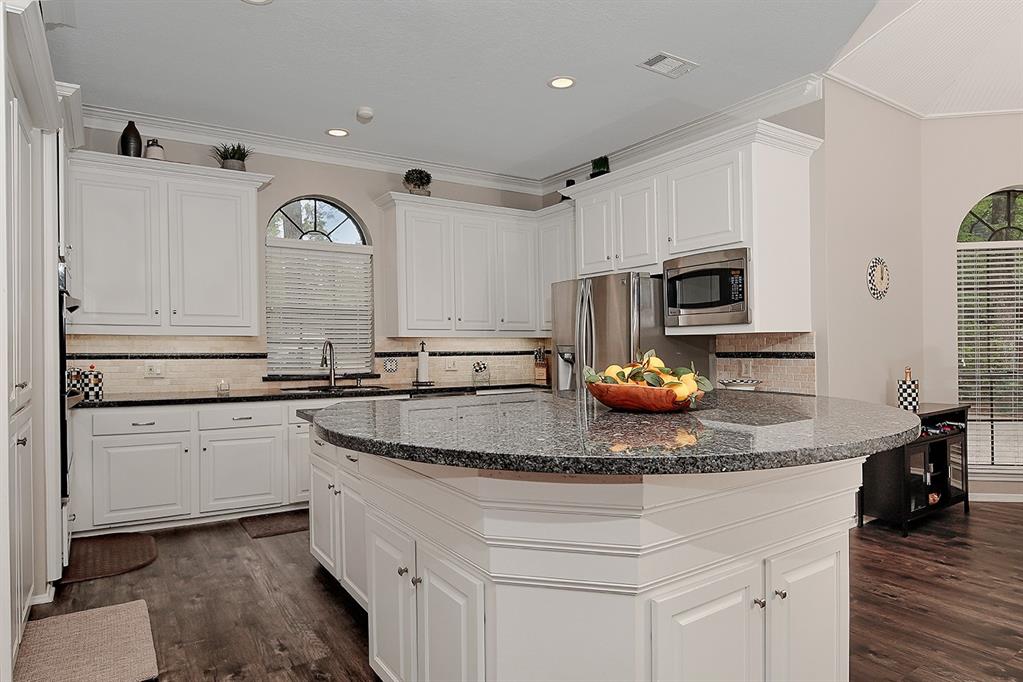 2 Firefall Court, The Woodlands, Texas image 14