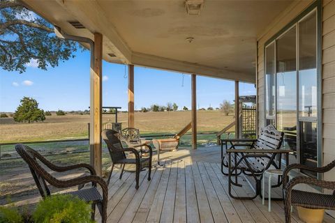 A home in Schulenburg