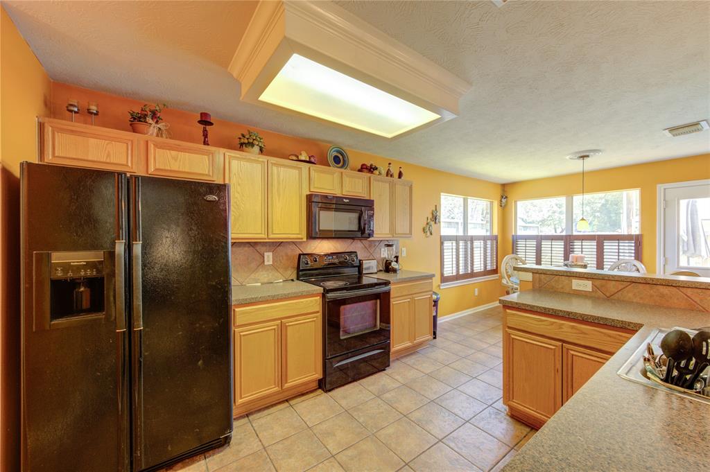 3203 Candlepine Drive, Spring, Texas image 13