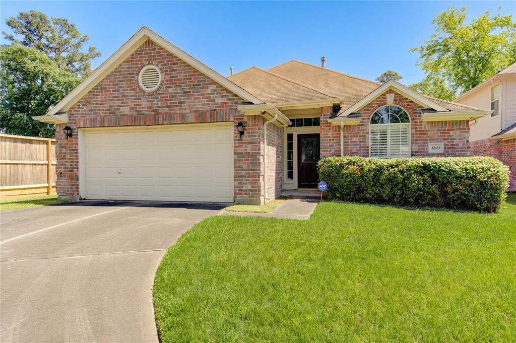 3203 Candlepine Drive, Spring, Texas image 1