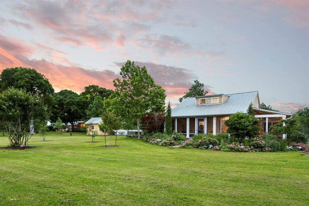 3100 Trails End Lane, Brenham, Texas image 1