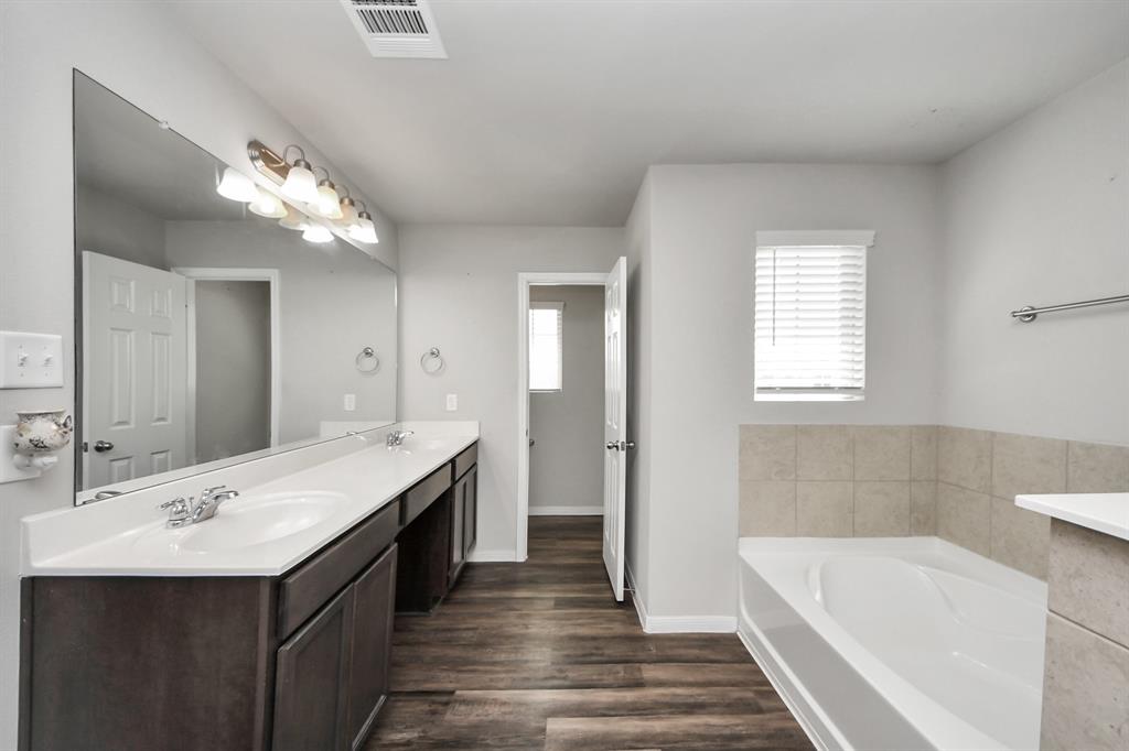 6409 Macroom Meadows Lane, Houston, Texas image 32