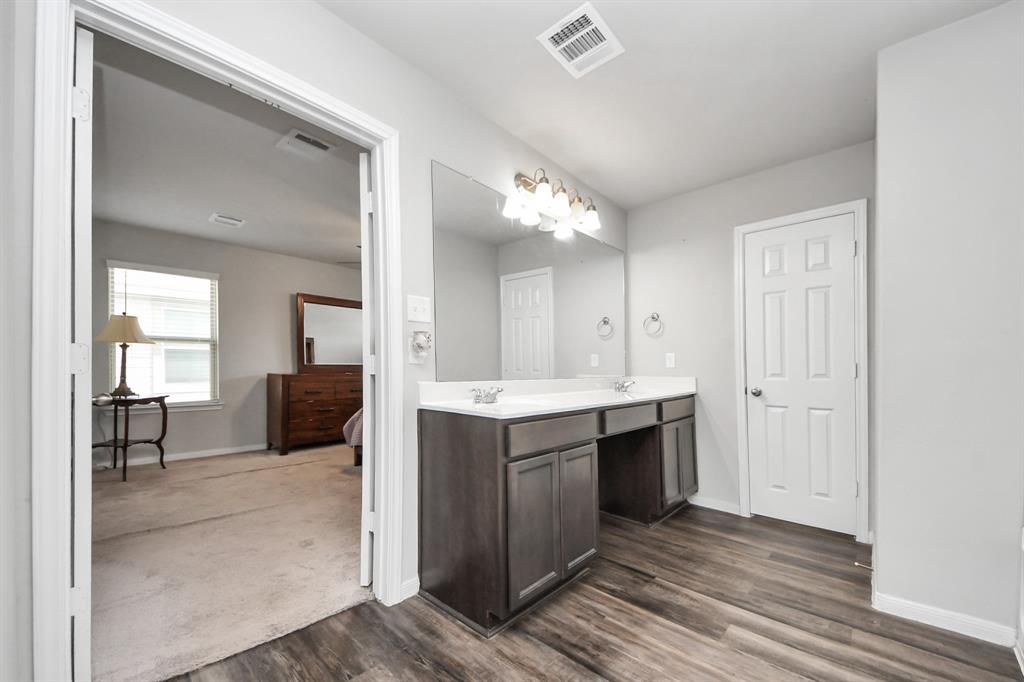 6409 Macroom Meadows Lane, Houston, Texas image 31