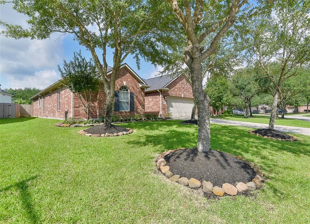 Photo of 20746 Oakhurst Creek Drive, Porter, TX 77365 (MLS # 46272844)