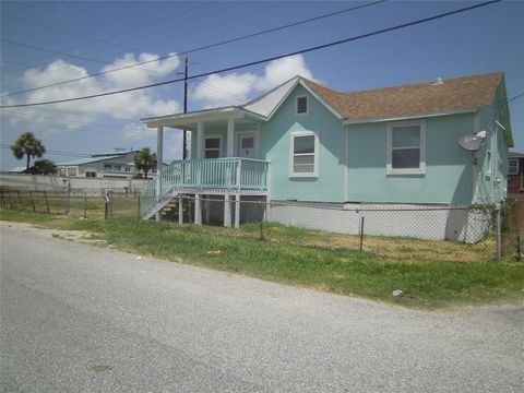 Single Family Residence in Galveston TX 6127 Heards Lane Ln.jpg