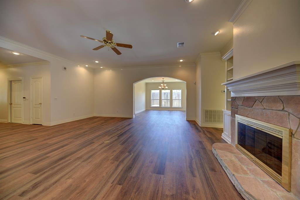 2206 Creekwood Lane, Brenham, Texas image 9