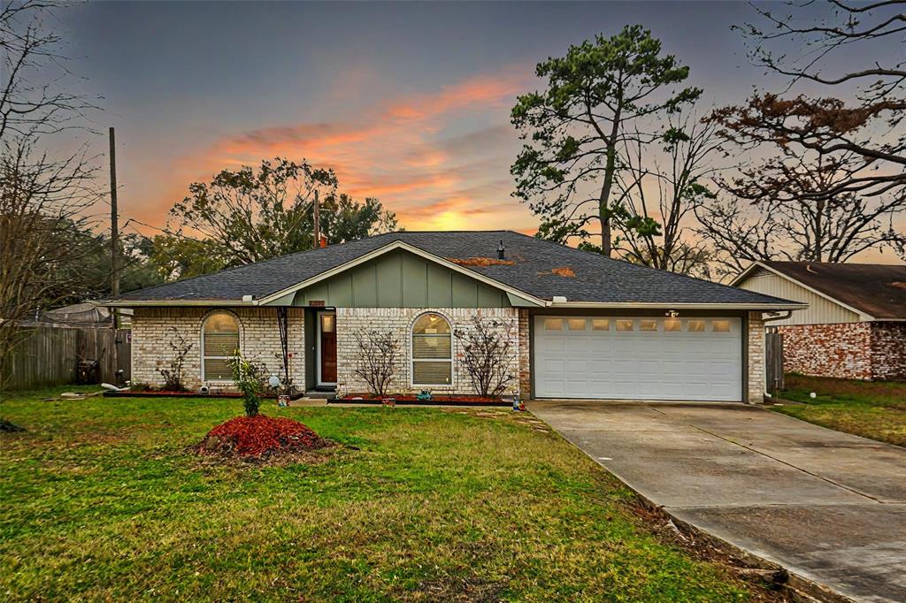 21707 Glenbranch Drive, Spring, Texas image 1
