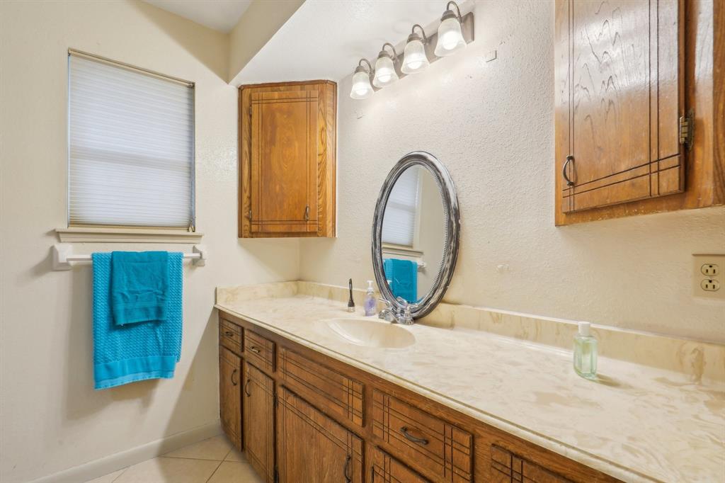 21707 Glenbranch Drive, Spring, Texas image 15