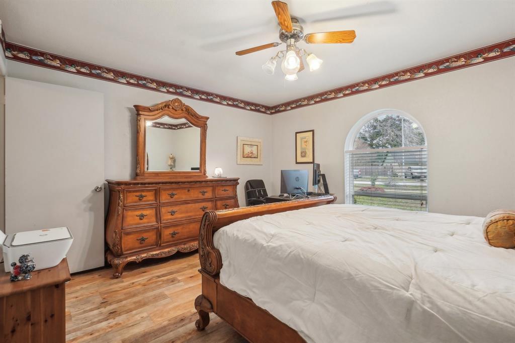 21707 Glenbranch Drive, Spring, Texas image 16