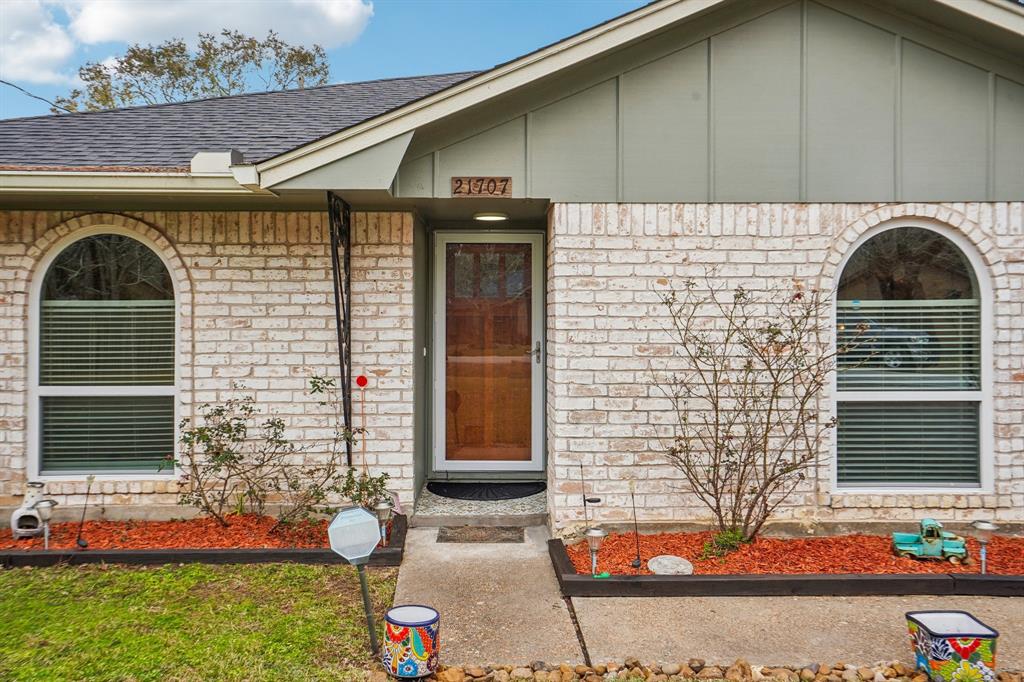 21707 Glenbranch Drive, Spring, Texas image 7