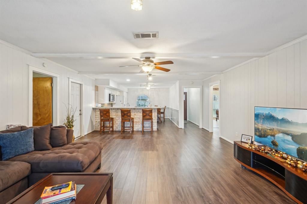 21707 Glenbranch Drive, Spring, Texas image 10